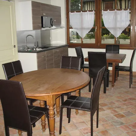 D'hotes Les Hostises De Boscherville Bed & Breakfast 3*